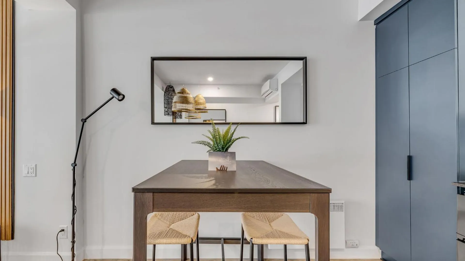 Appartement Initial / Libre / Centre-Ville De Quebec Canada